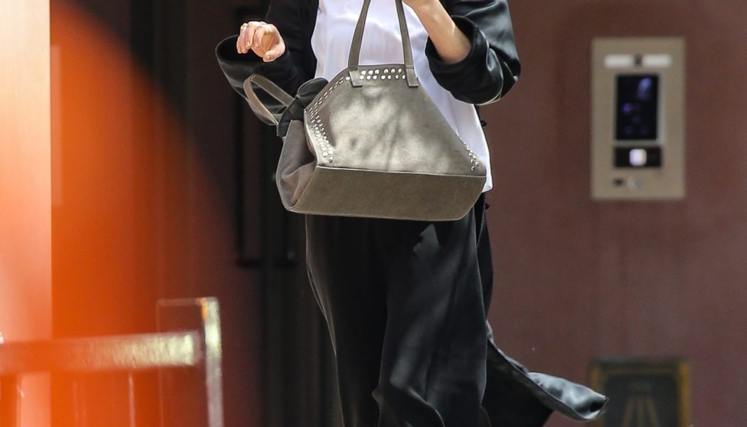 Wait, Did JLaw Bring Back the "Dated" Shoe Trend Everyone Else Had Swapped For Flip Flops?