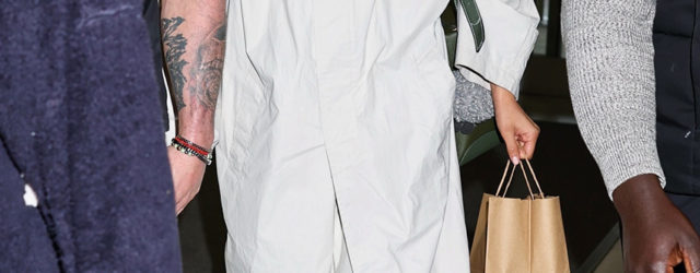 Zendaya Doesn't Do Leggings and Sneakers at the Airport—She Wears This Skirt With It Flats