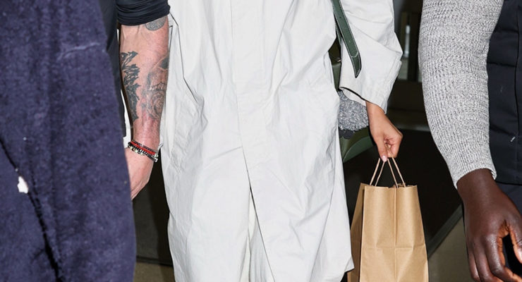 Zendaya Doesn't Do Leggings and Sneakers at the Airport—She Wears This Skirt With It Flats