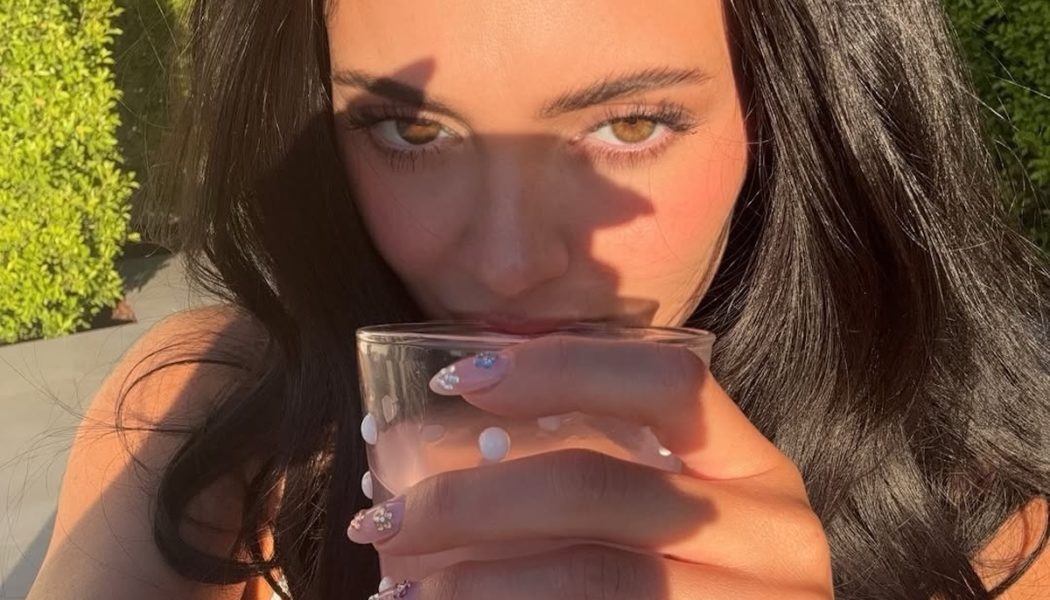 Bedazzled Nails Are *So* Back—3 Celebs Just Cosigned the Maximalist Trend