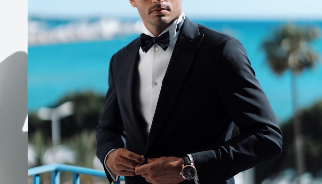 F1 Driver Carlos Sainz on Skincare, Off-Duty Essentials, and Race-Day Prep