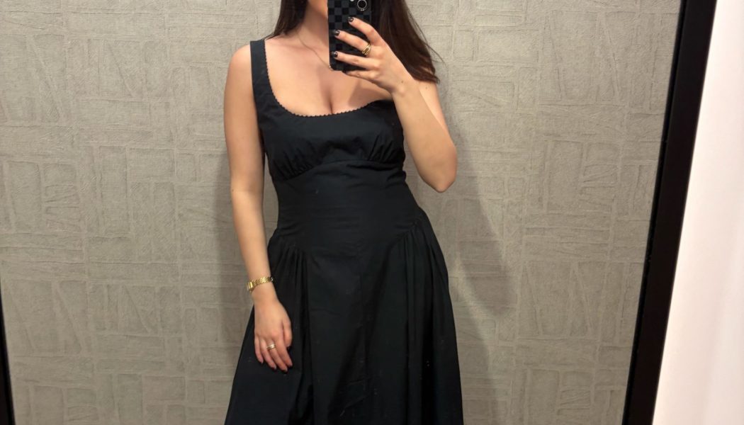 I Tried On Abercrombie’s Elegant, Highly Minimalist Summer Dresses—These 3 Passed My High Standards