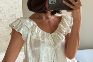 I’ve Found Them—The 4 Pretty Blouse Trends Elegant Women Are Wearing With Jeans and Linen All Summer