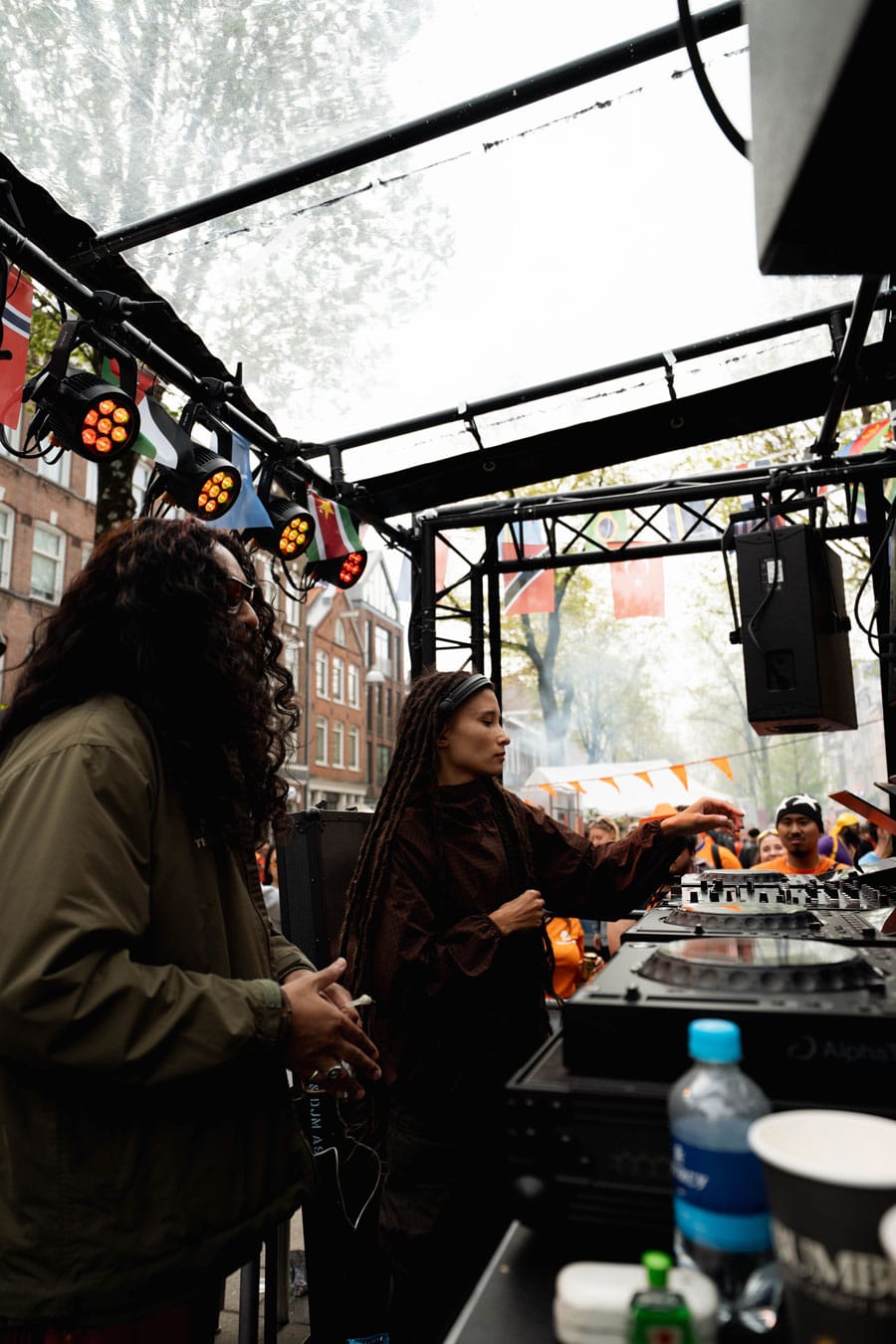jd sports jarreau vandal kings day amsterdam soundsystem Lamsi Disco Arabesquo JAEL streets netherlands dutch local music sounds