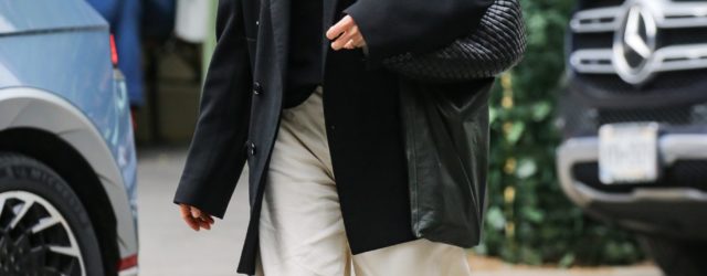 Julianne Styled an Oversize Blazer and White Sneakers With These Anti-Trend Jeans