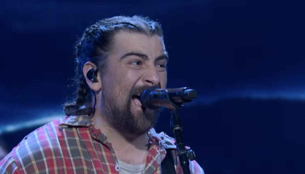 Noah Kahan Brings Emotional, Rousing Balladry to SNL