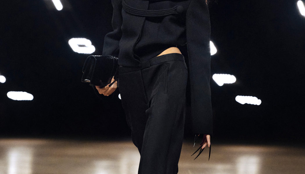 Not Shoulder or Top-Handle Bags—*This* Is 2026's Most Elegant Bag Trend