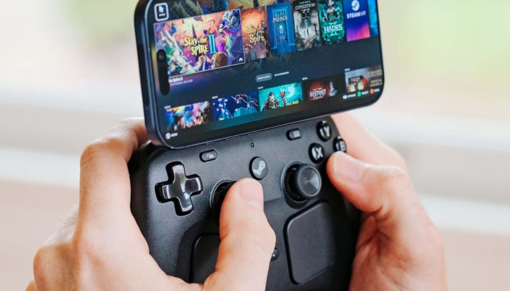 This accessory can snap a Steam Controller to your phone — or almost anything else