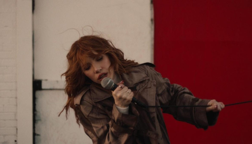 Carly Rae Jepsen Reveals New Song "On Wires"