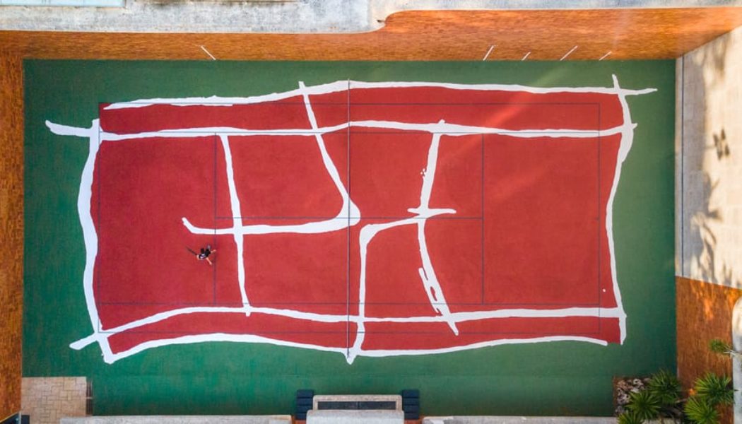 Casa Axis Turns the Tennis Court Into a Playable Artwork