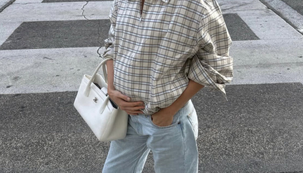 Celebs in Their 30s Are Styling Low-Rise Baggy Jeans With This One Sandal Color Trend