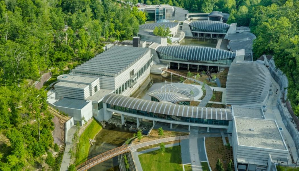 Crystal Bridges Just Got a 114,000-Square-Foot Glow-Up
