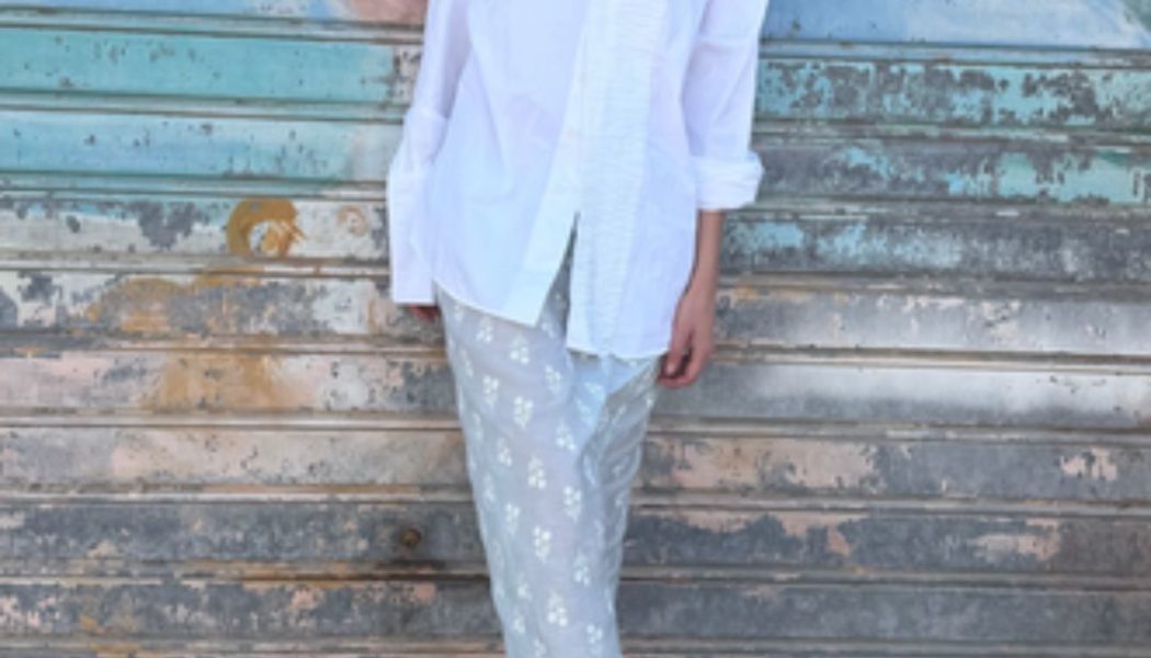 Don’t Like Flip-Flops? This Closed-Toe Shoe and Skirt Combo Is So French Girl-Coded