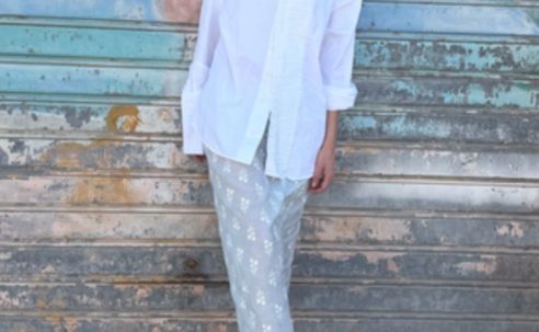 Don’t Like Flip-Flops? This Closed-Toe Shoe and Skirt Combo Is So French Girl-Coded