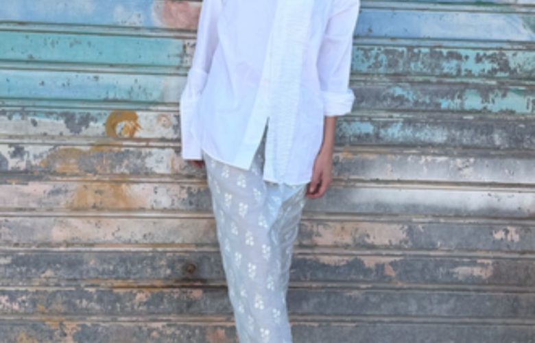 Don’t Like Flip-Flops? This Closed-Toe Shoe and Skirt Combo Is So French Girl-Coded