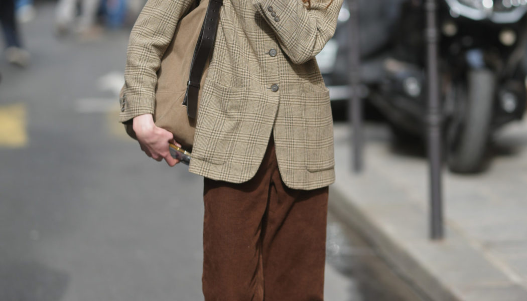 Everyone in New York Said This Flat Trend Was "Dated," But Parisians Still Wear Them Everywhere