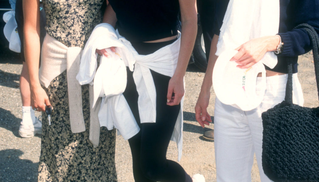I Found the 2026 Equivalent to the Chic White Sneakers Jennifer Aniston Wore in the '90s