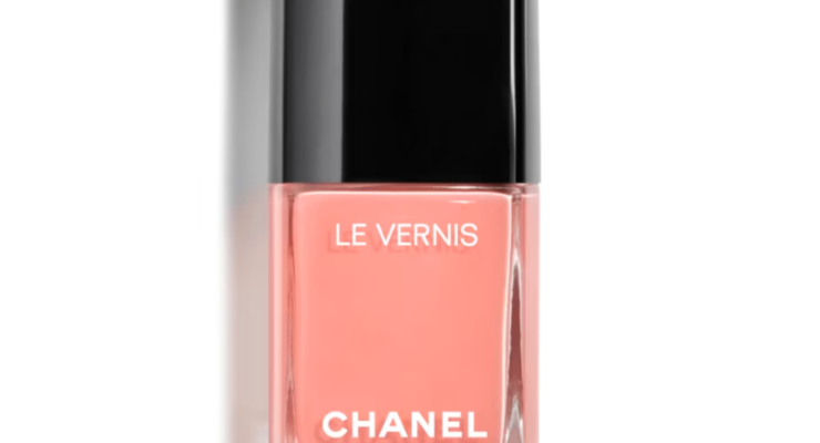 I Love Eye-Catching Summer Manicures—These 7 Chanel Shades Scream "Chic!"