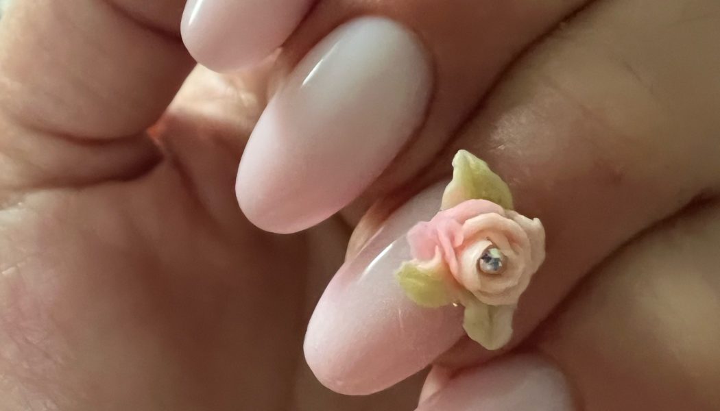 “Invisible” Nails Are About to Be Everywhere—7 Versions Celebrity Nail Artists Love