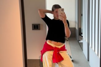 It Girls Know Easy Summer Outfits Start With White Sneakers and This Anti-Denim Pant Trend