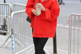 J.Law Wore Leggings With the "Dated" Shoe Trend I'm Ditching Flip-Flops For