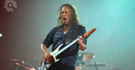 Metallica’s Kirk Hammett: “Right Now, Songwriting and Pop Music Is Crap”