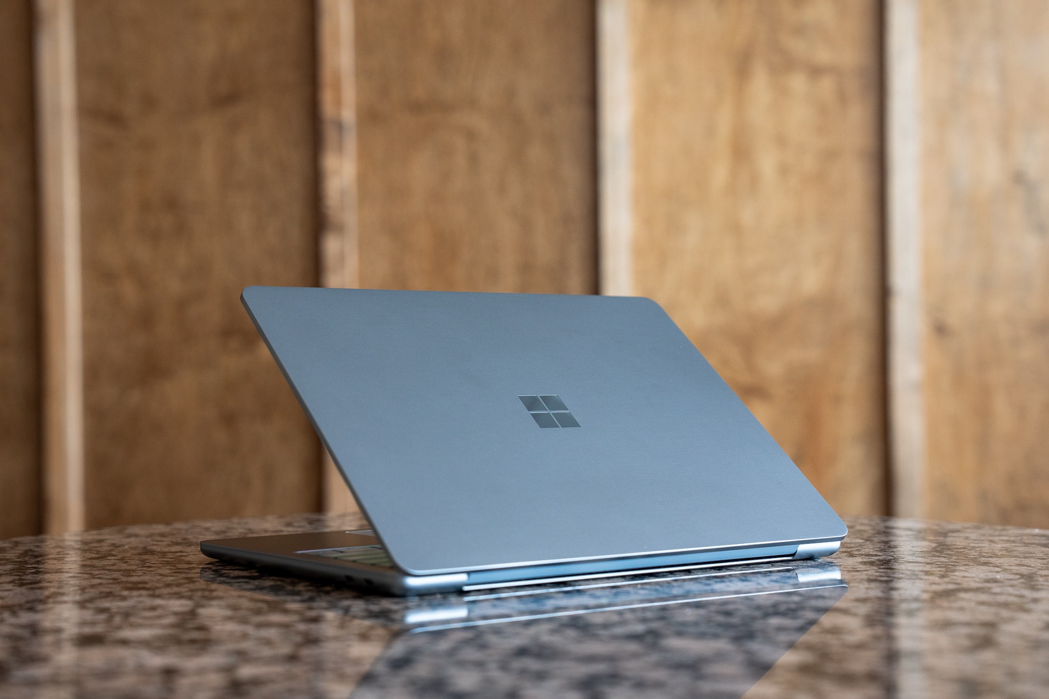 257765_Microsoft_Surface_Laptop_13_2025_ADiBenedetto_0007