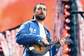 Noah Kahan Reminds Fans in Philly to Go to the Bathroom If They Have to Go No. 2