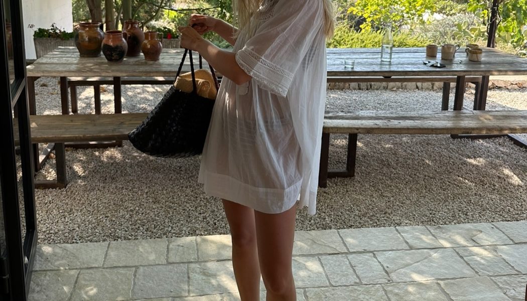 Not Jelly Sandals—Suddenly, Everyone With Taste is Wearing This Exact Pair of Flip-Flops
