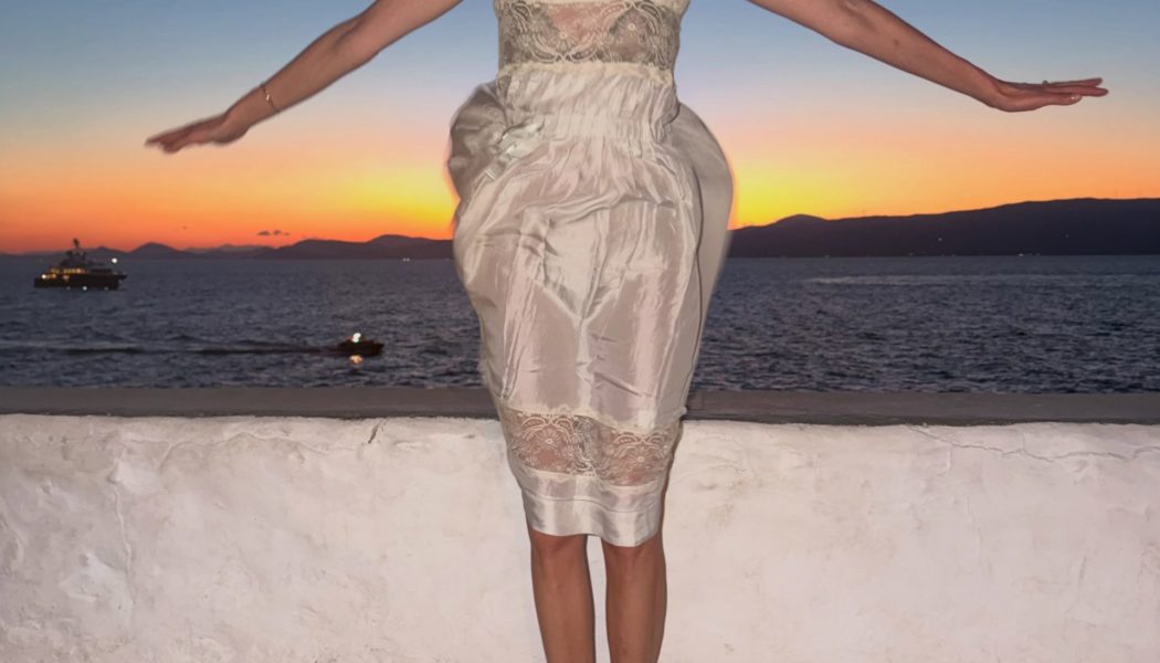 Not Track Shorts—This French-Girl Dress and Shoe Combination Is Always Chic