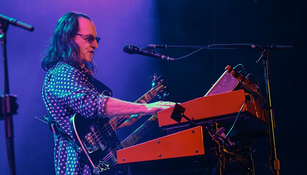 RUSH Perform "A Farewell to Kings" for First Time Since 1979