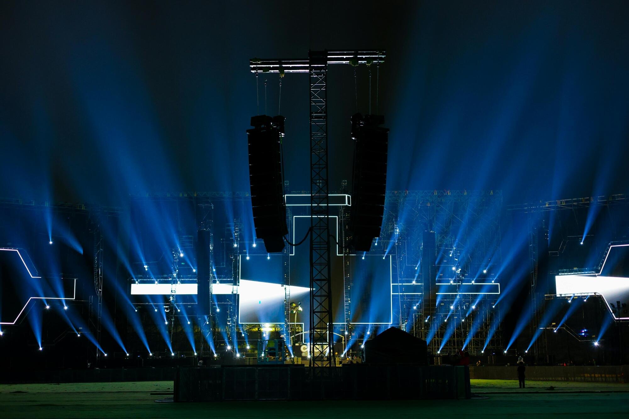 Immersive stage production is reshaping hip-hop performances