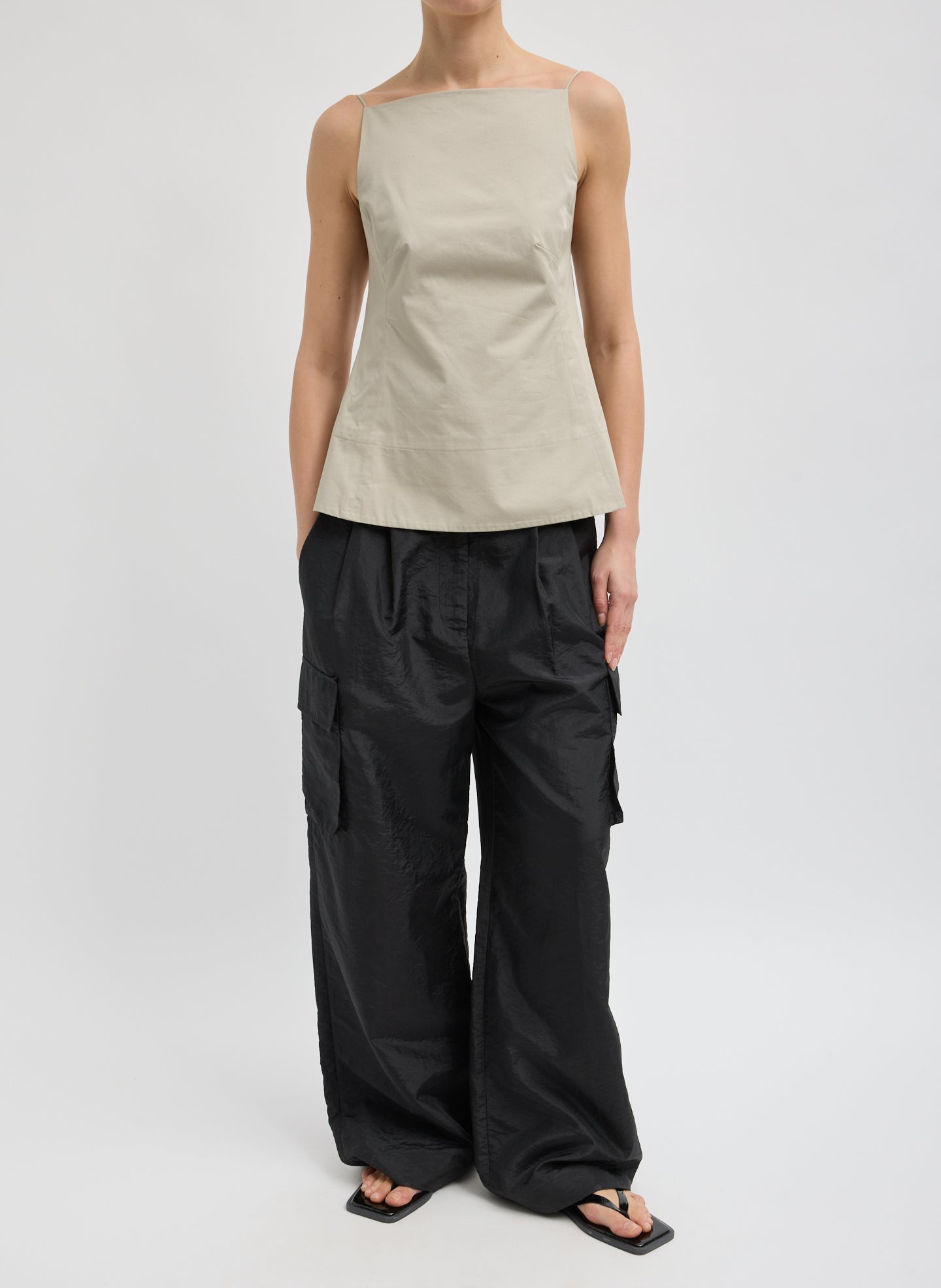 Stella Crispy Nylon Pleated Cargo Pant - Black / 00 / T000nn3216