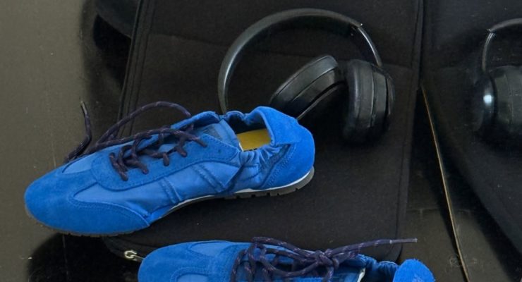 Trainers Look Chicest In This In-the-Know Colour Trend