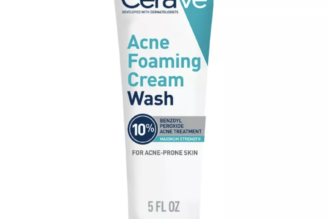 7 Under-$20 Bodywashes Derms Love for Stubborn Body Acne