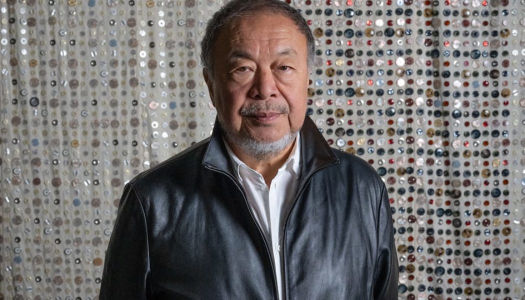 Ai Weiwei Relives His Detention in 24-Hour Long Performance