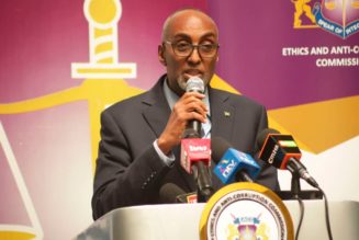 Civil servants face salary freeze over secret wealth