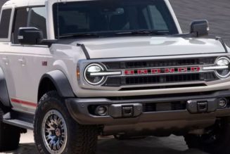 Ford Recalls Over 500,000 Broncos Due to Engine Fire Risk