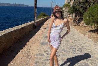 Forget Flip-Flops—Alexa Chung Just Confirmed This Divisive Style is Summer's It Shoe