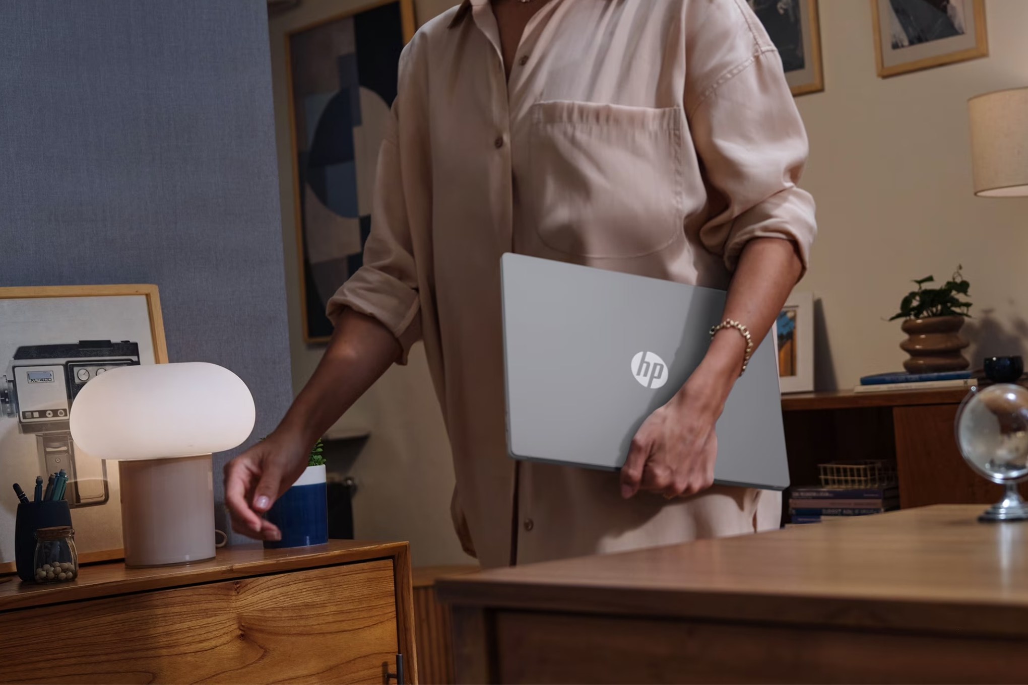 HP Omnibook X Flip 14 lifestyle