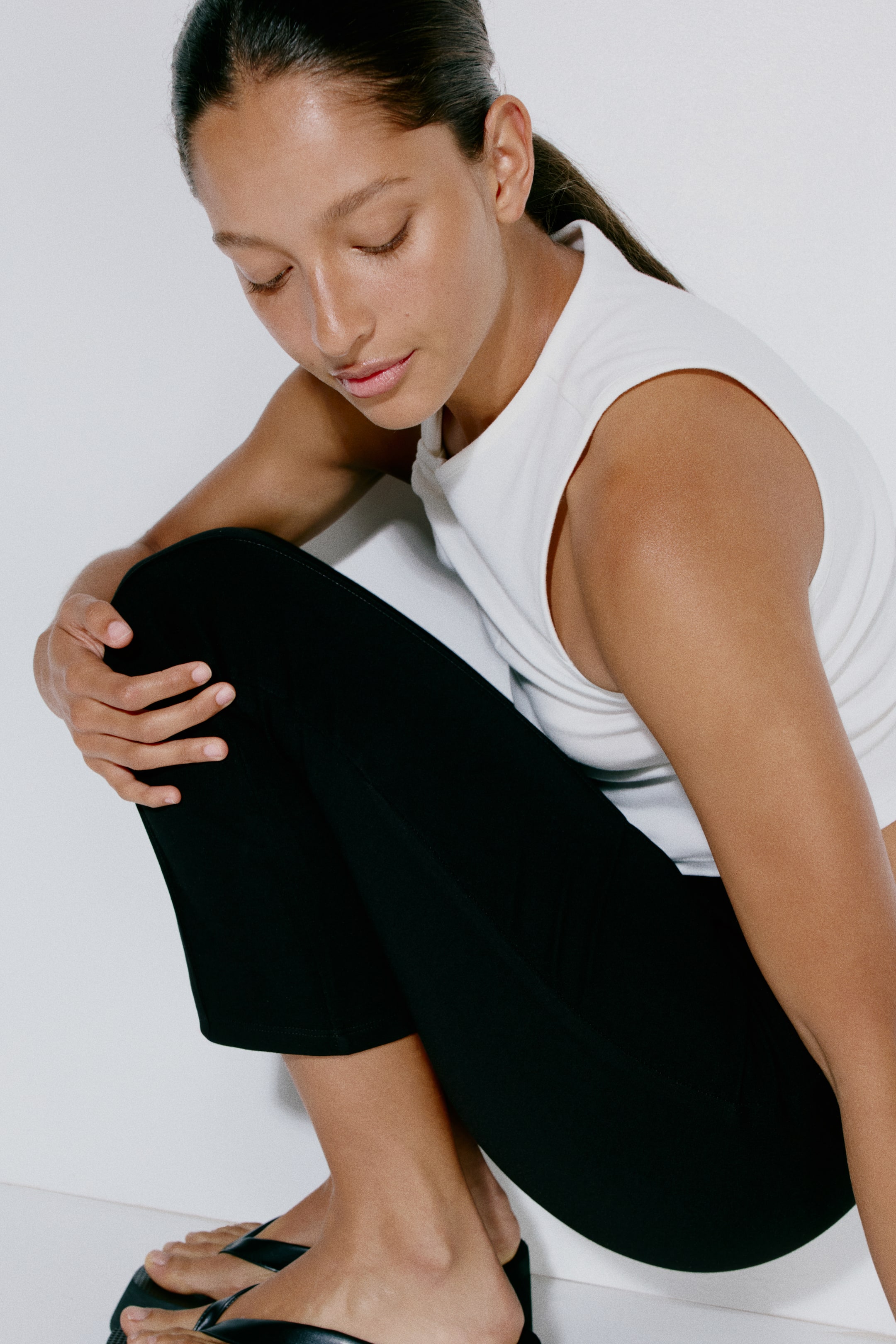 Viscose-Blend Capri Trousers
