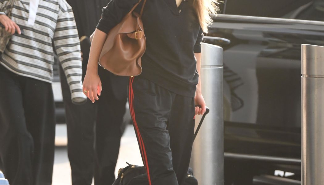 Jennifer Lawrence Just Paired Her £5000 The Row Bag With £20 Water Shoes