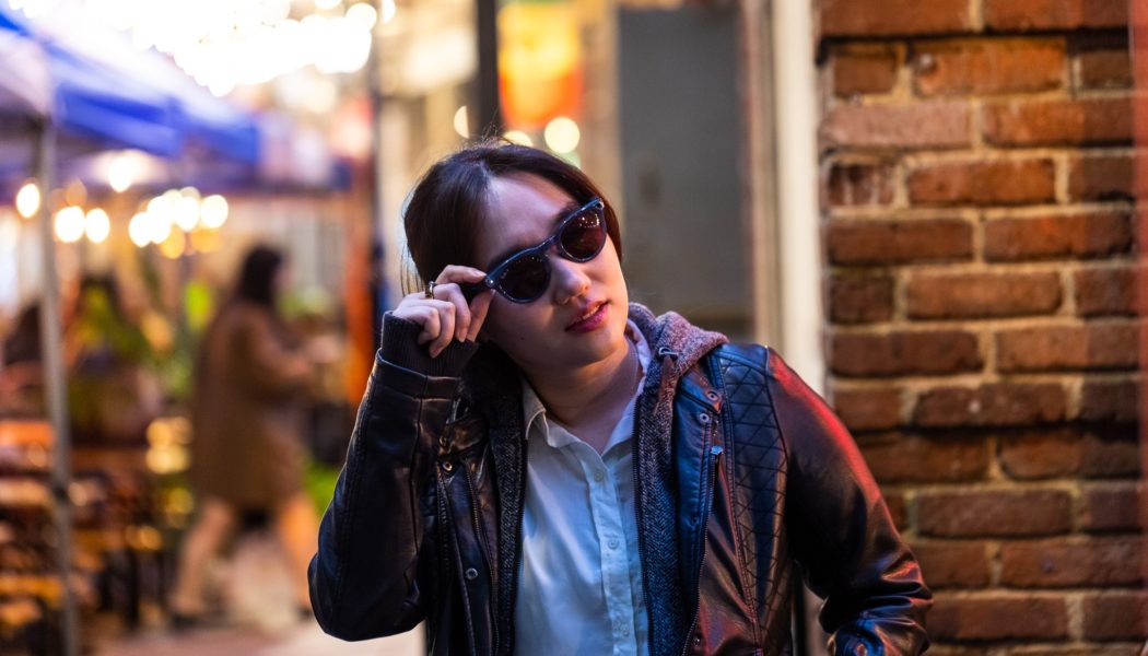 Meta’s glasses will turn off the camera if you tamper with the privacy light