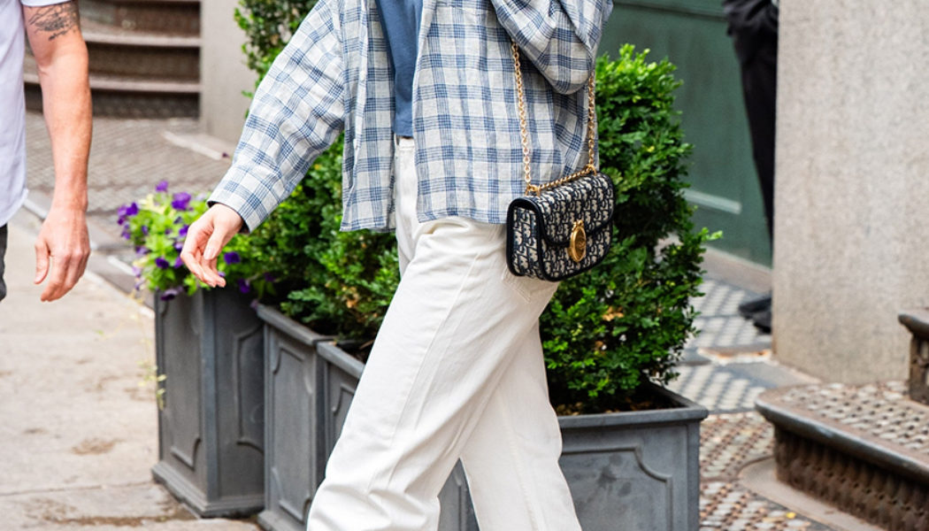 Not Sneakers—These Shoes Look Far More Elegant With the Specific Jeans Everyone Is Wearing