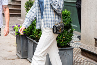 Not Sneakers—These Shoes Look Far More Elegant With the Specific Jeans Everyone Is Wearing