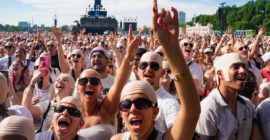 Pitbull Sets Guinness World Record for Largest Gathering of People in Bald Caps