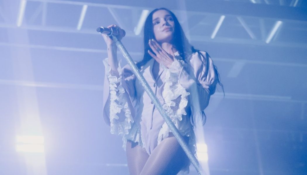 Poppy Kicks Off Headlining North American Summer Tour with 17-Song Set