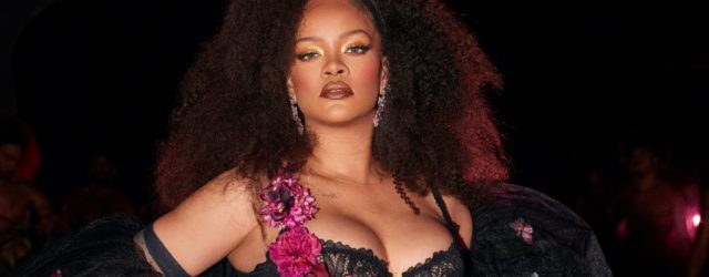 Rihanna Calls Herself “Rusty” During Surprise JAŸ-Z Guest Appearance