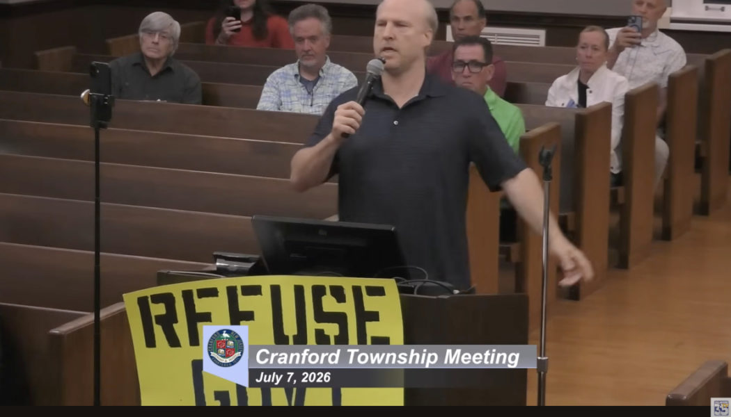Serial Provocateur Sings Morrissey at Local Government Meeting While "Bongholeo" Opens With Lizzo Tune: Stream