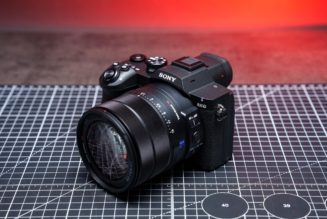 Sony brings back the superzoom RX10 with a stacked sensor and a high price